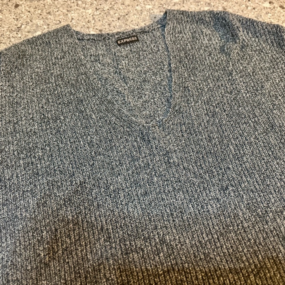 Express Women's Oversized Charcoal Grey Sweater - Size S - Picture 2 of 7